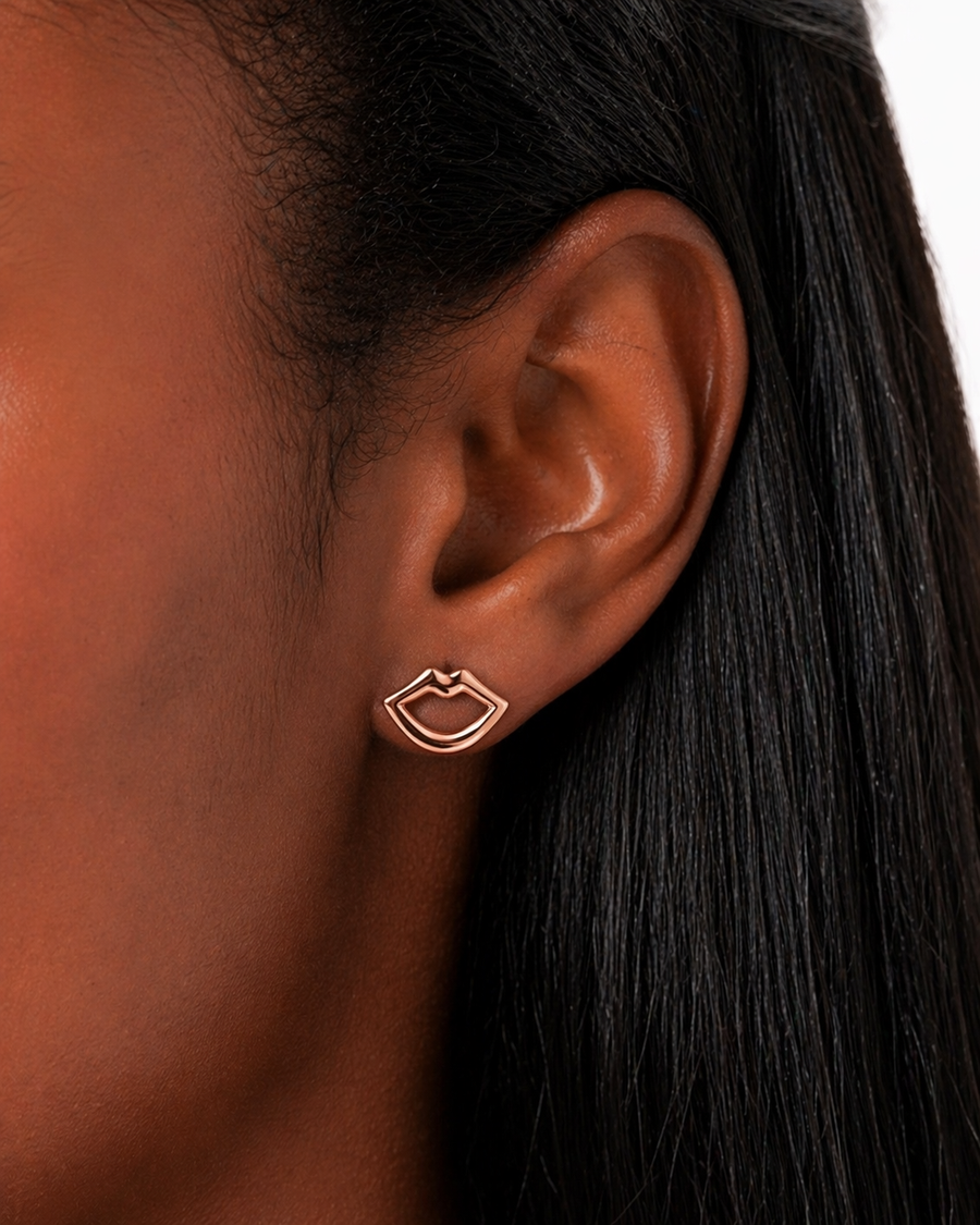 Bisou Outline Lip Stud Earrings