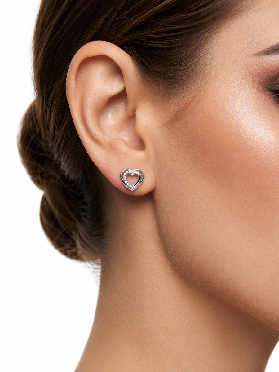 Cœur Lumière Heart Stud Earrings