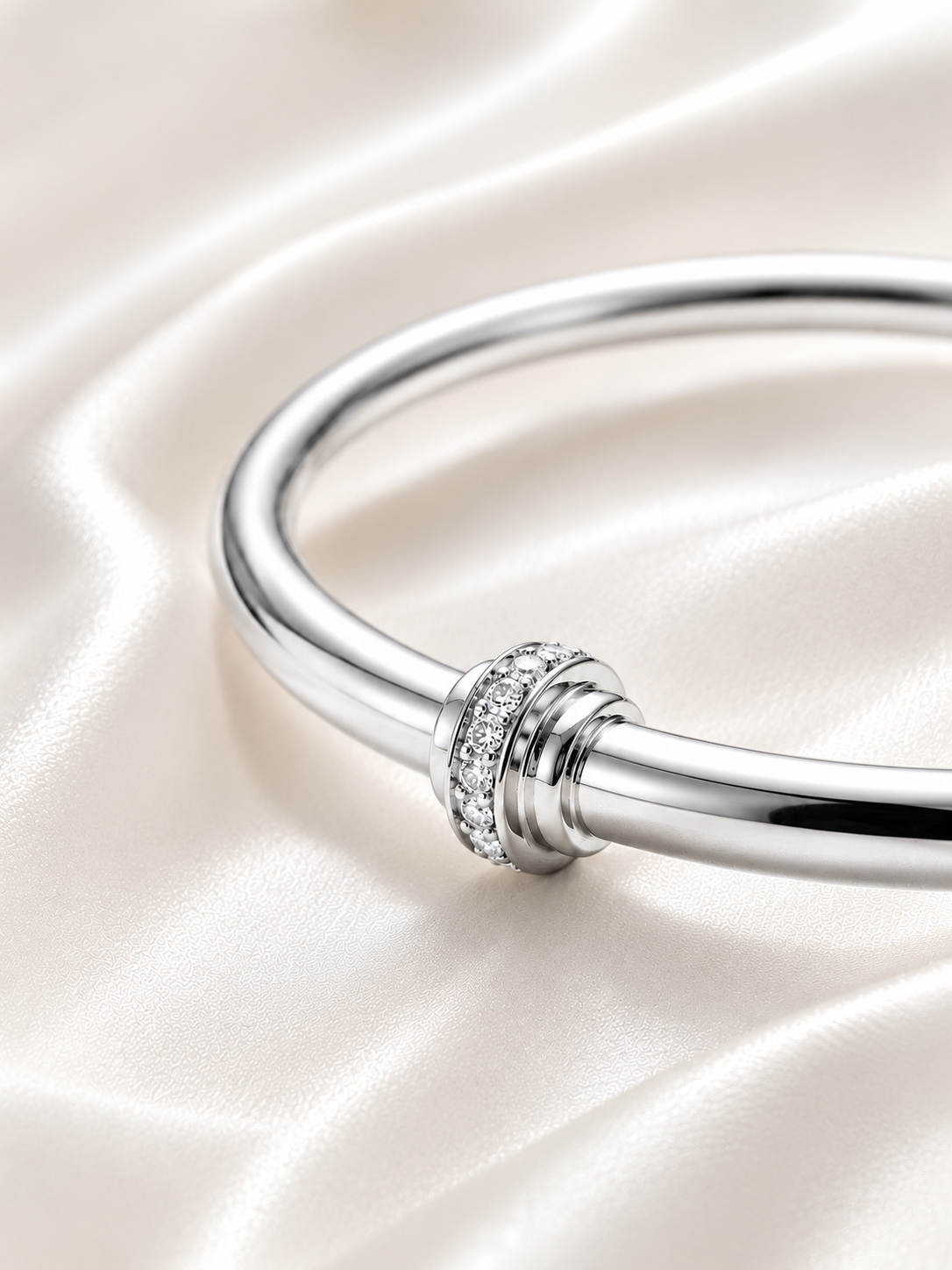 Étoile de Minuit Crystal Bangle