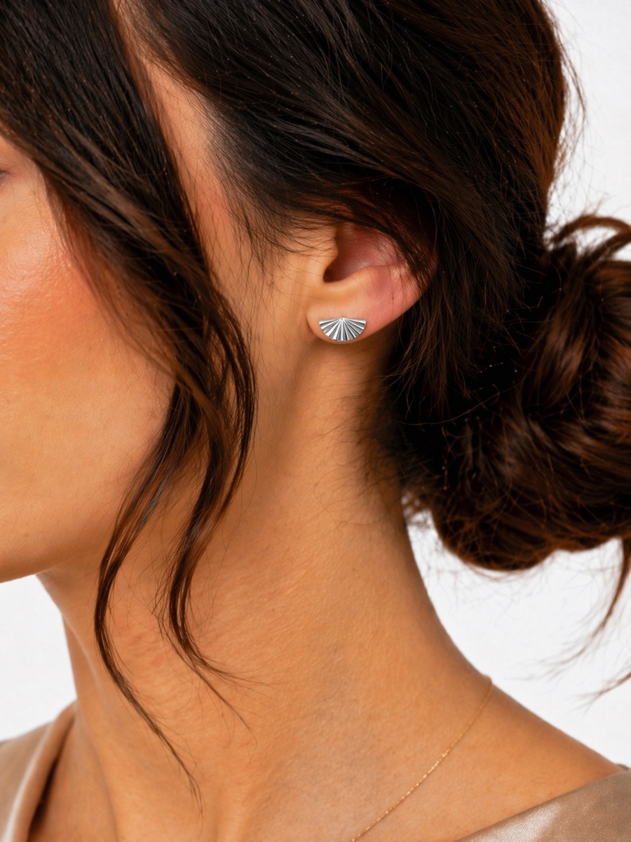 Éventail Soleil Fan Stud Earrings