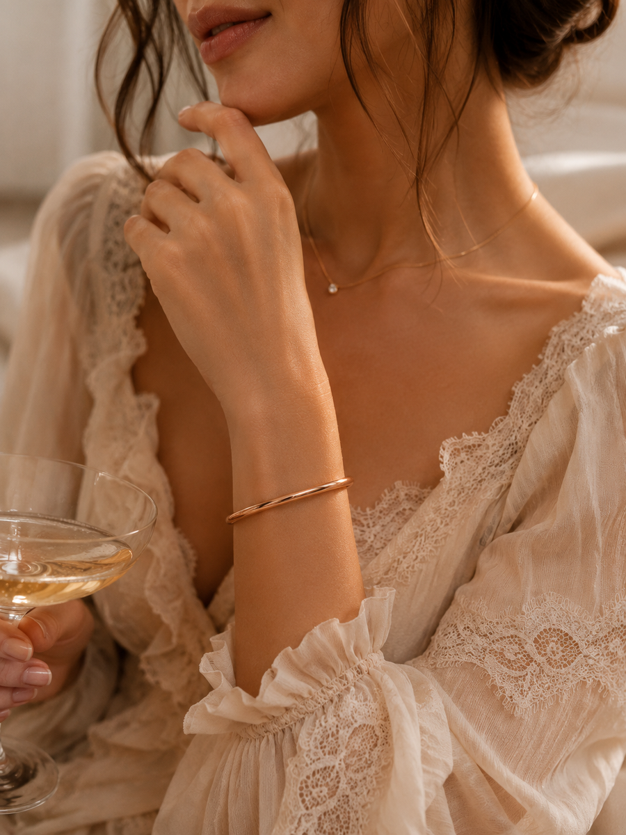 Rosé Élise Minimalist Bangle