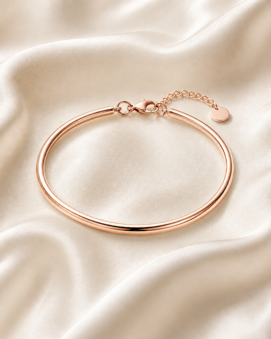 Rosé Élise Minimalist Bangle